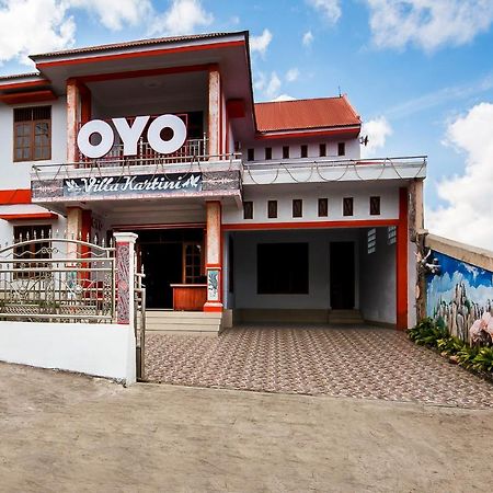 Oyo 1520 Hotel Kartini Tarutung Exterior foto